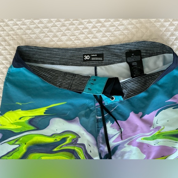 Hurley Multicolor Wave Board Shorts - Picture 3 of 3